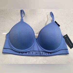 Tommy‎ Hilfiger Seamless Sewn-In Pad Bra in Cornflower Blue size 34B.